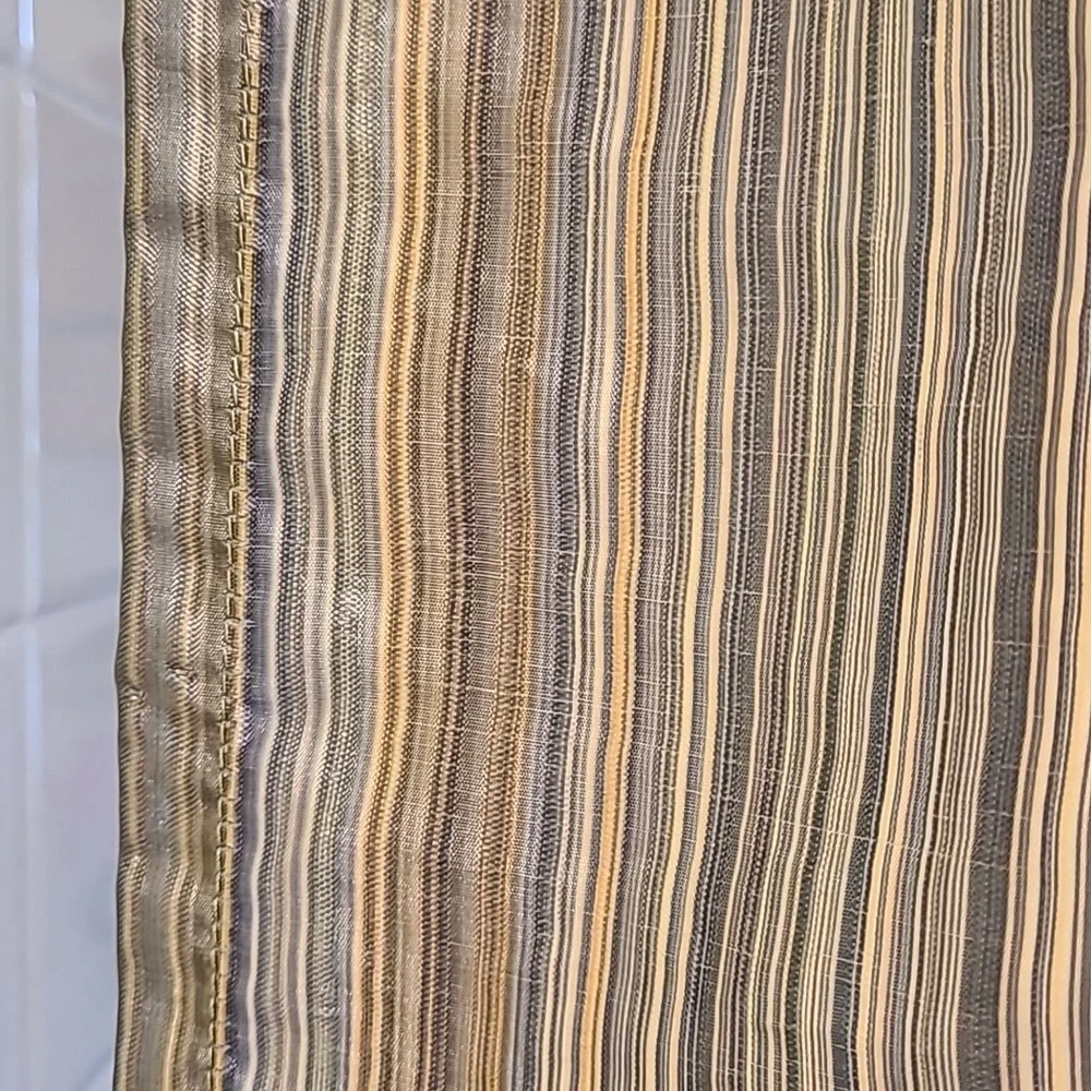 Shower curtain, $4 if bundled